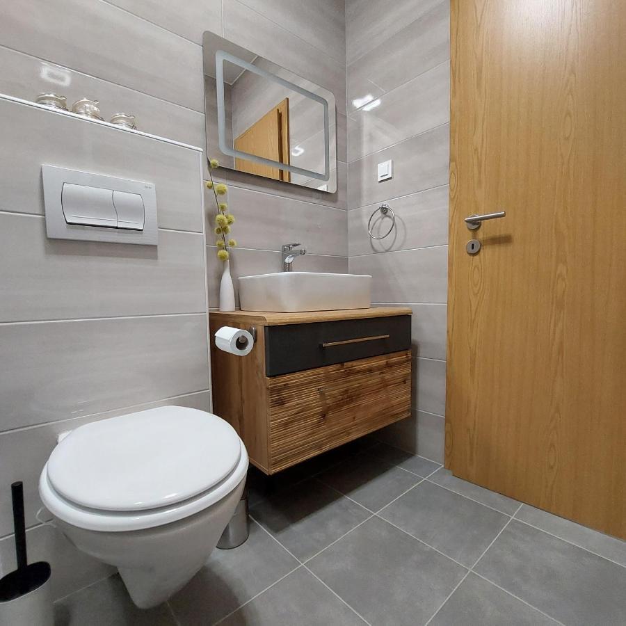 Apartmaji Biseri ครานสกา โกรา ภายนอก รูปภาพ