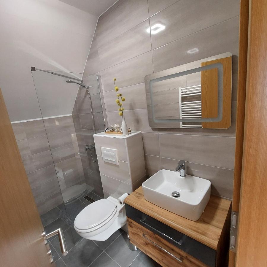Apartmaji Biseri ครานสกา โกรา ภายนอก รูปภาพ