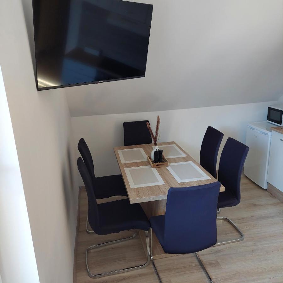Apartmaji Biseri ครานสกา โกรา ภายนอก รูปภาพ